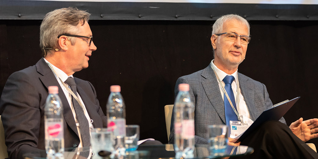 From digitalization Head Hunters Professional Joy